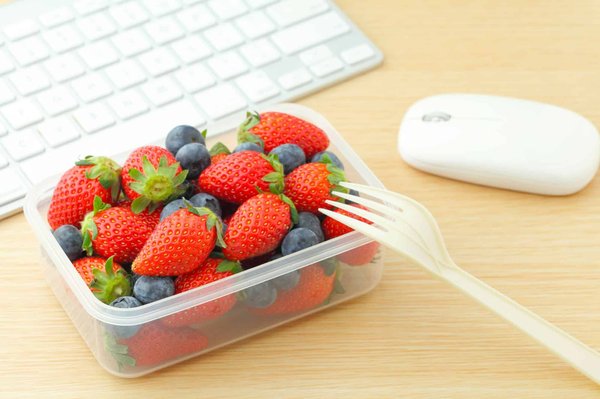 Boostez votre énergie avec des fruits au bureau